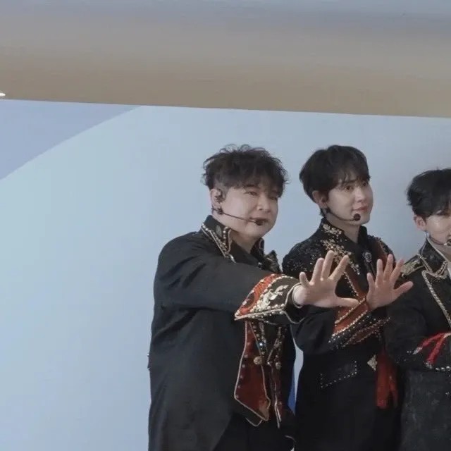 A moment captured by Shindong (Super Junior)'s fan