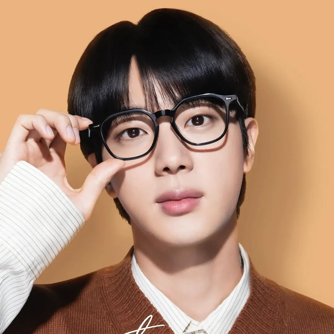 Momen yang diabadikan oleh penggemar Jin (BTS)