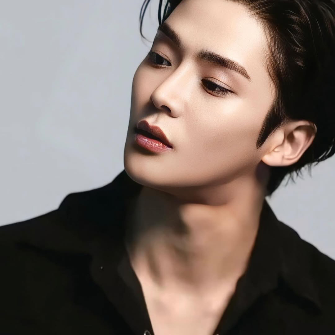 로운의 비하인드 컷
