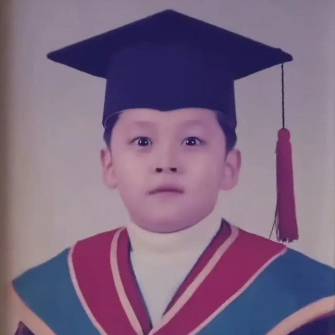 Latest photo of Lee Know (Stray Kids)