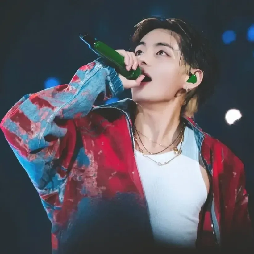 Momen yang diabadikan oleh penggemar V (BTS)
