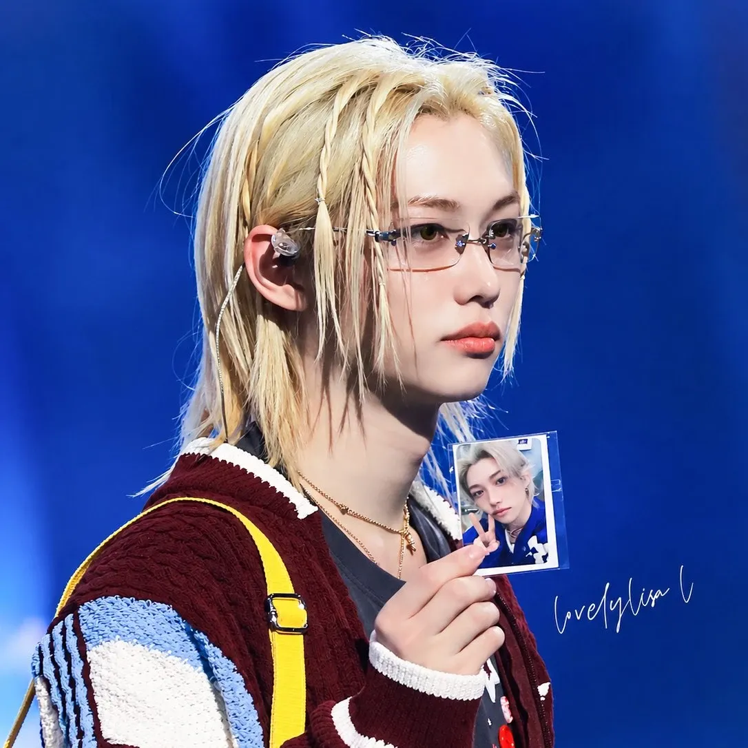 A moment captured by Felix (Stray Kids)'s fan