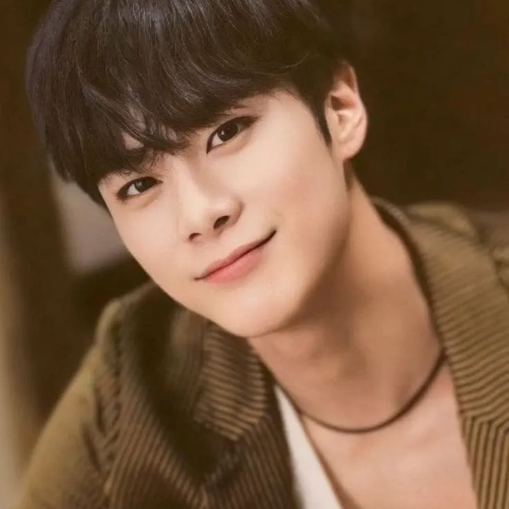 Behind-the-scenes cut of Moonbin (ASTRO)
