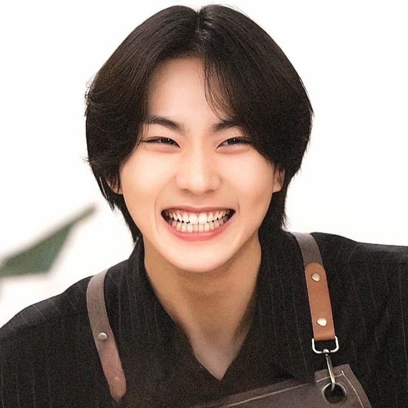 A moment captured by Jungwon (ENHYPEN)'s fan