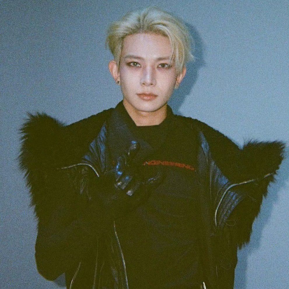 Foto terbaru Heeseung (ENHYPEN)