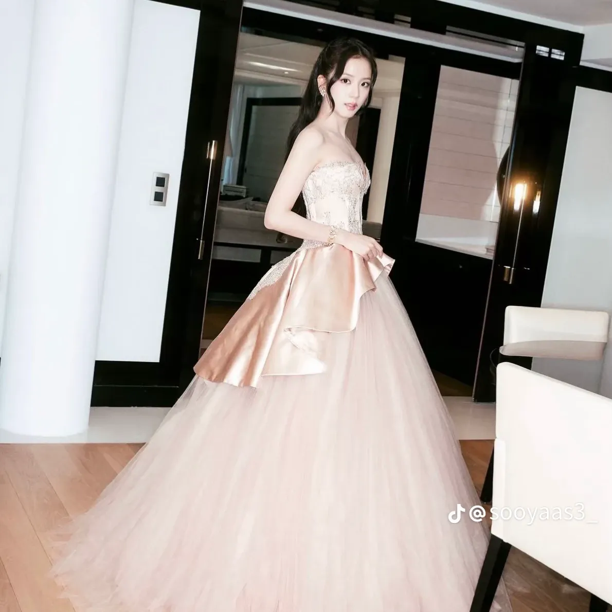 Foto aktivitas terbaru Jisoo (BLACKPINK)