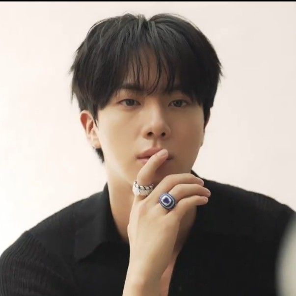 진 (방탄소년단) 최근 활동샷