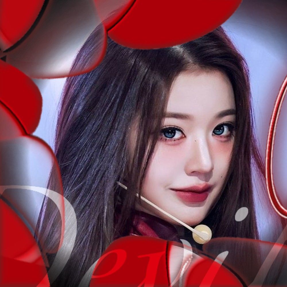 Recent activity shot of Jang Wonyoung (IVE)