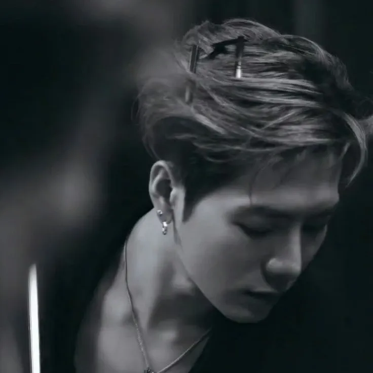 Behind-the-scenes cut of Jackson (GOT7)