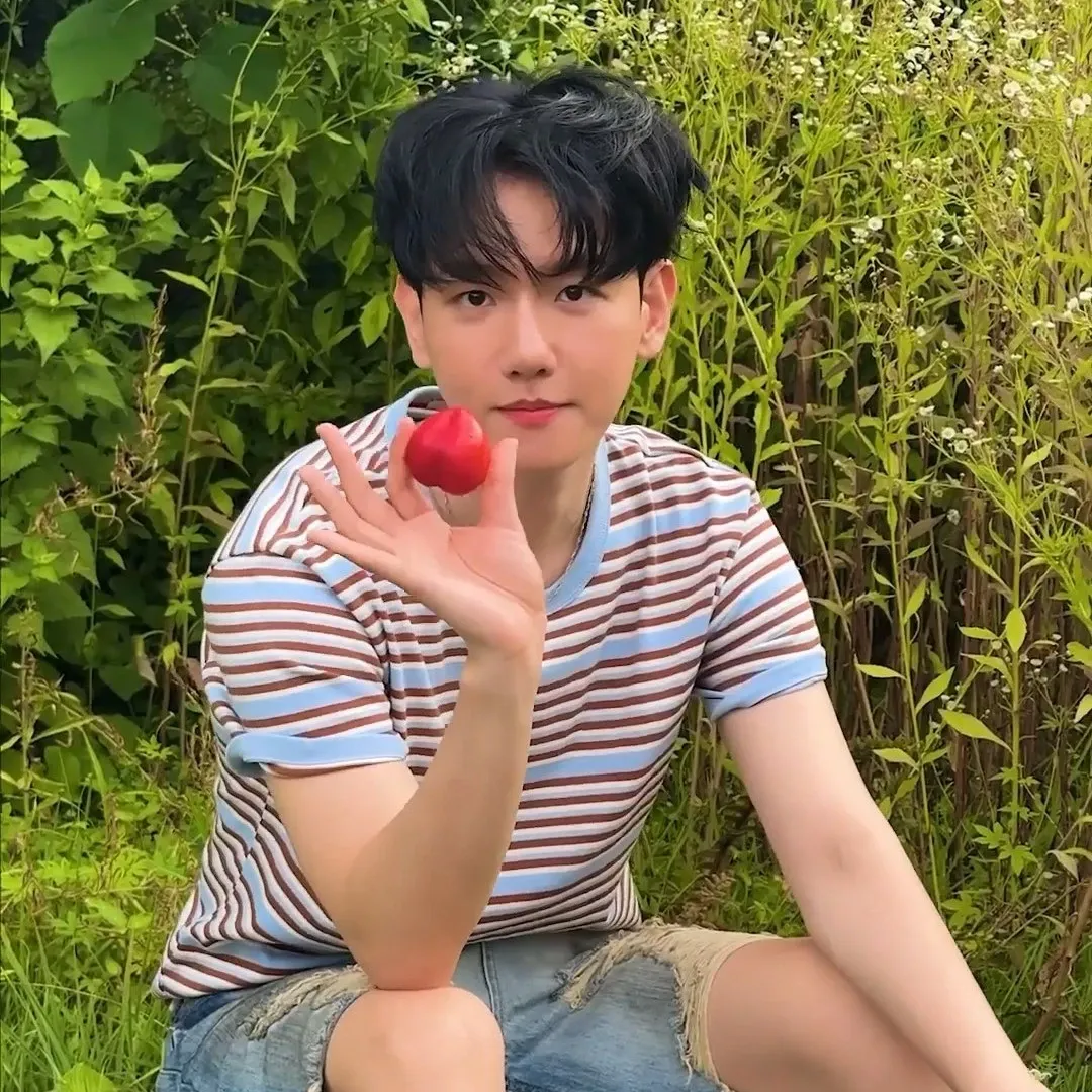 백현 (EXO)의 비하인드 컷