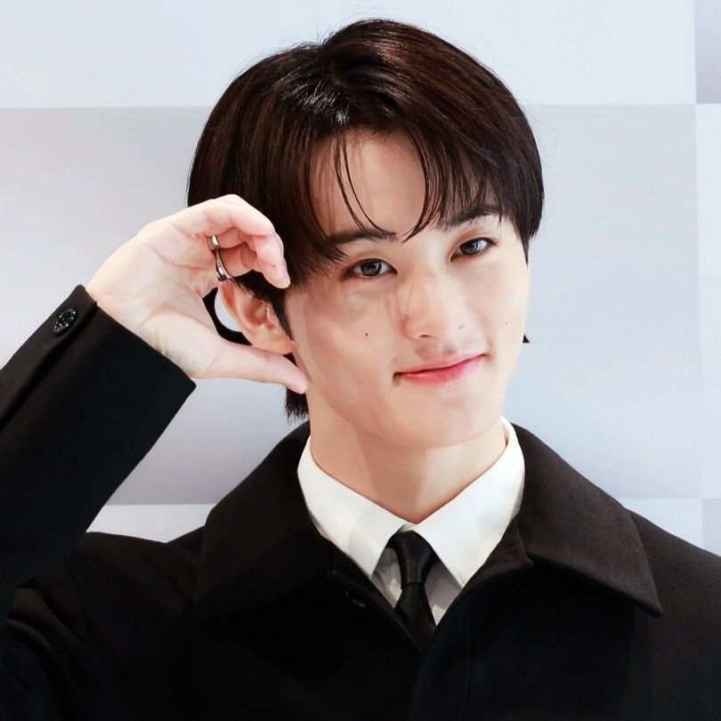 Latest photo of Mark (NCT 127, NCT DREAM)