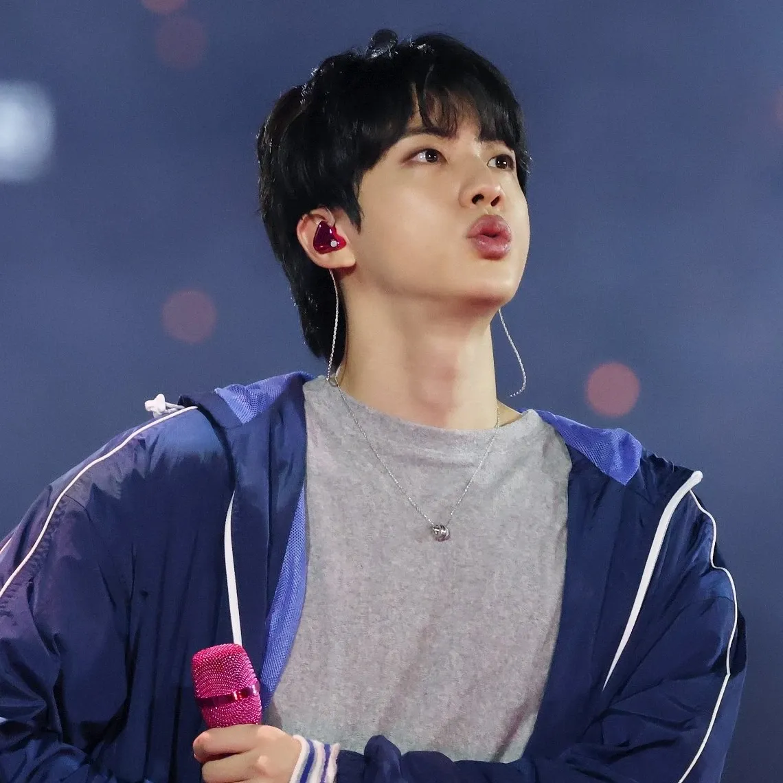Momen yang diabadikan oleh penggemar Jin (BTS)