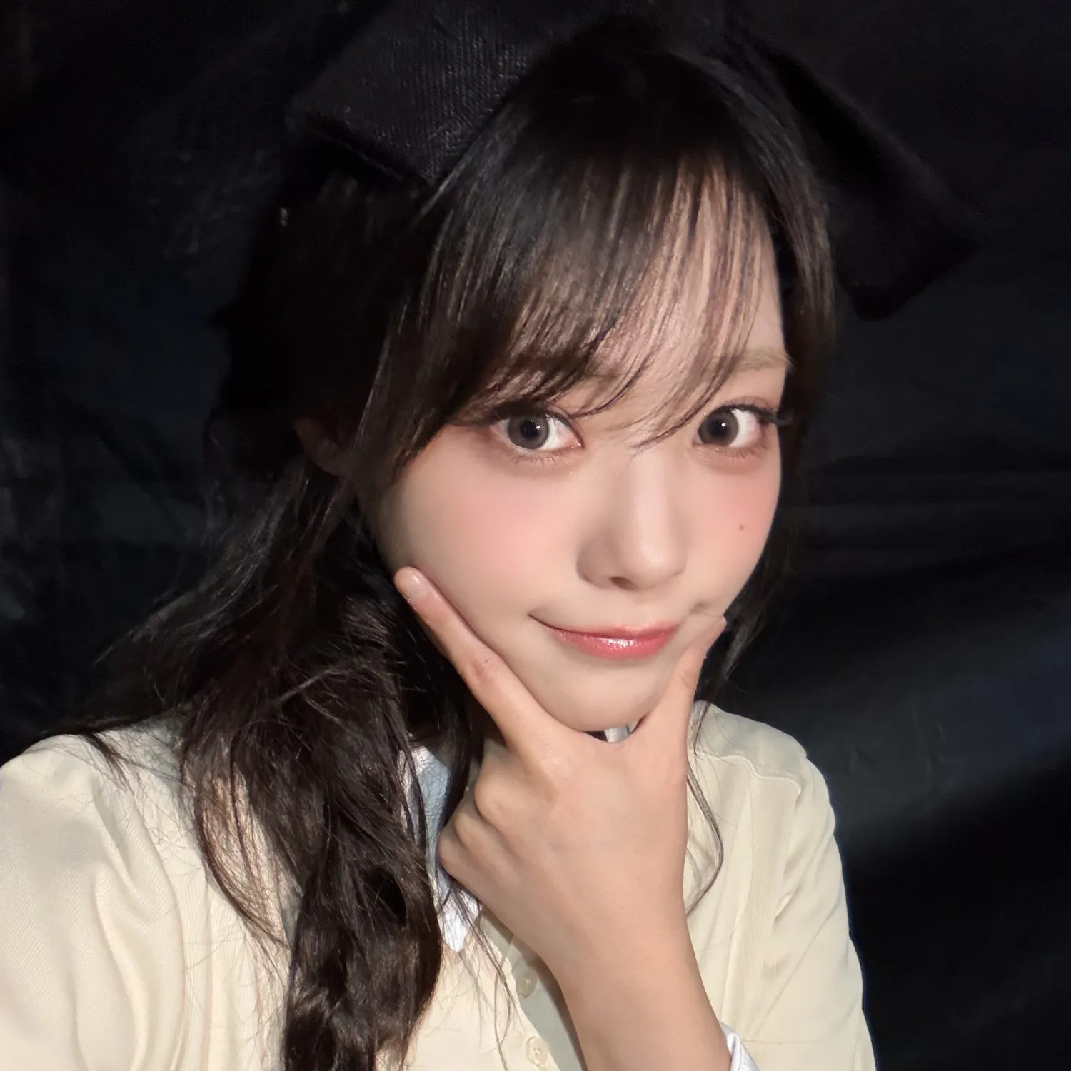 Recent activity shot of Siyeon (QWER)
