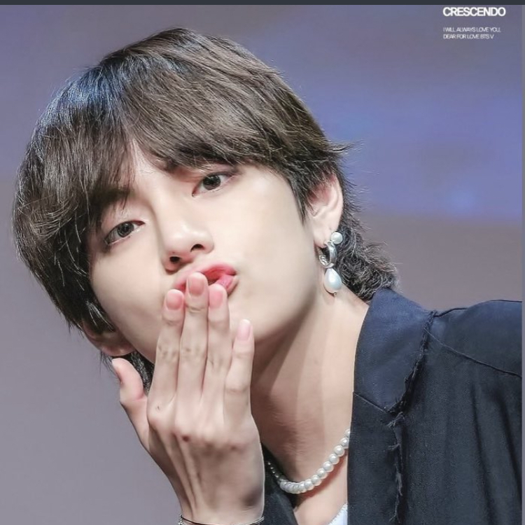 Latest photo of V (BTS)