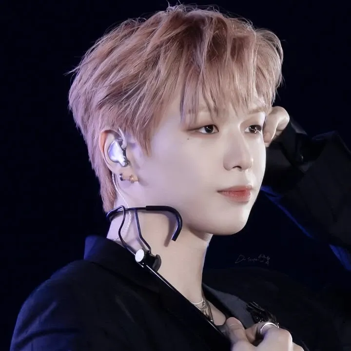 강다니엘의 비하인드 컷