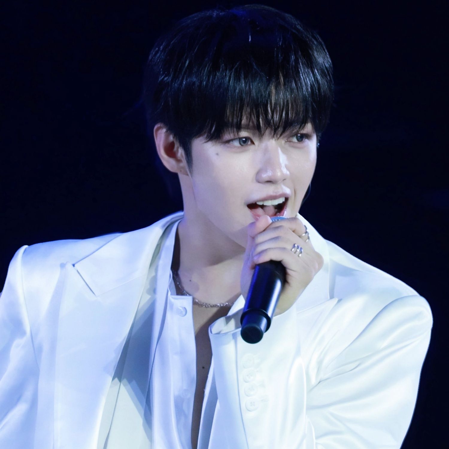 Behind-the-scenes cut of JL (AHOF)