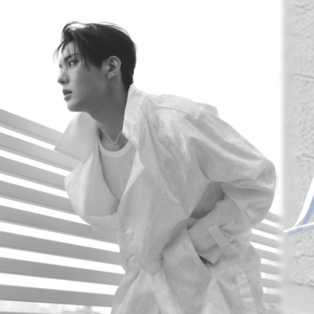 A moment captured by Leejeong (WHIB)'s fan