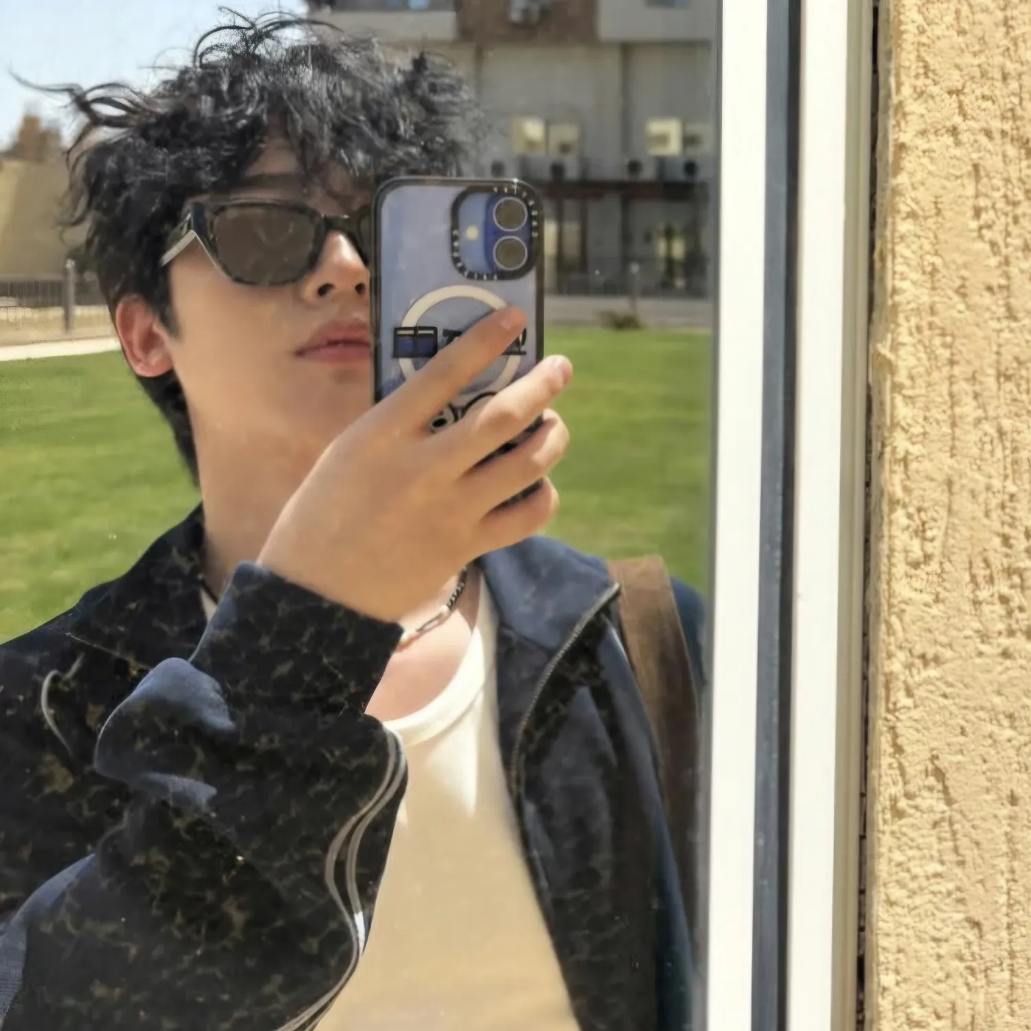 Behind-the-scenes cut of Kim Yohan (WEi)