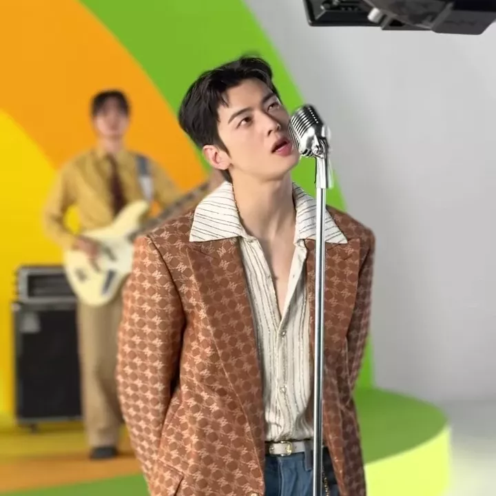 A moment captured by Eunwoo (ASTRO)'s fan