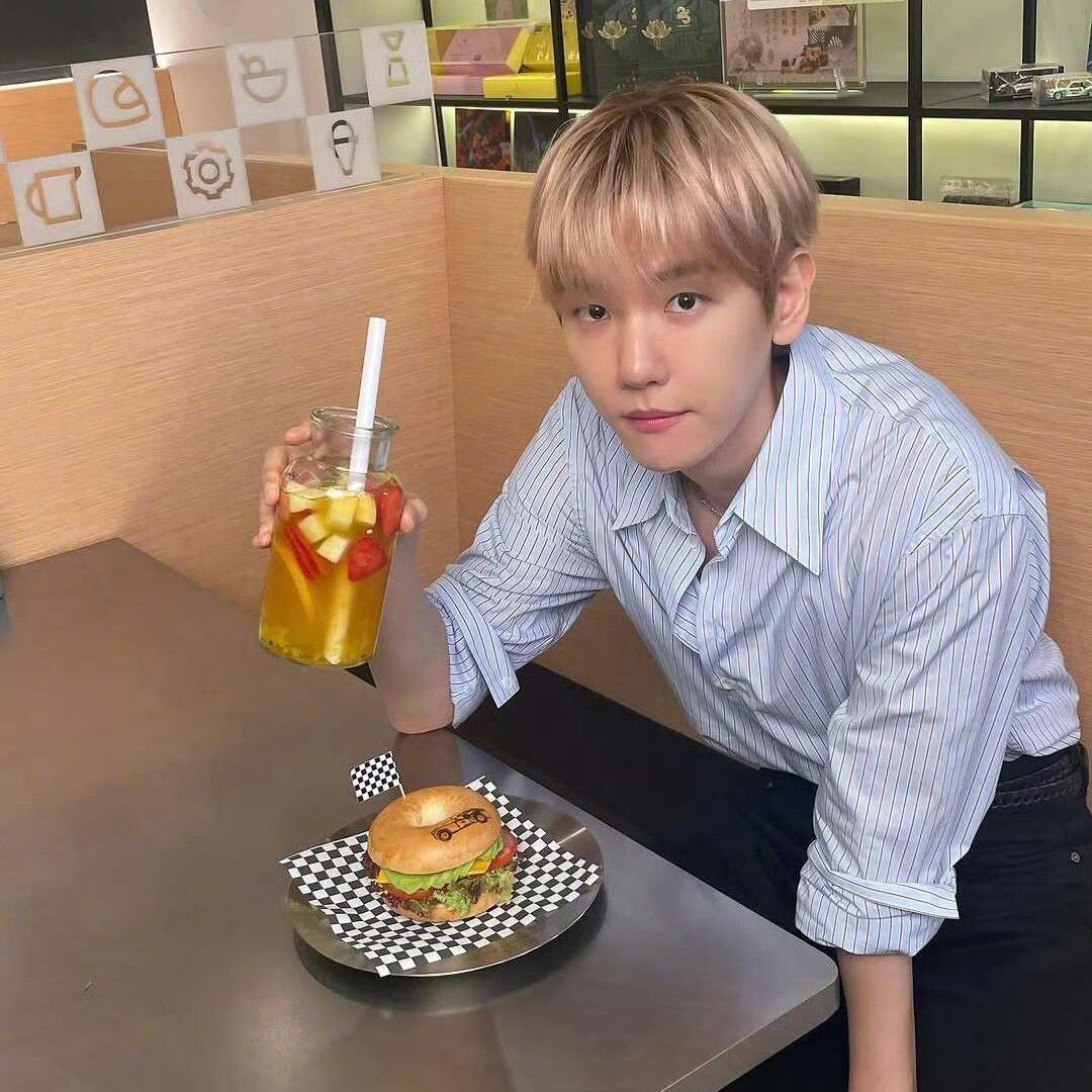 Foto terbaru Baekhyun (EXO)