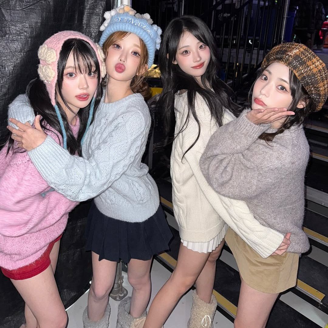 Behind-the-scenes cut of QWER