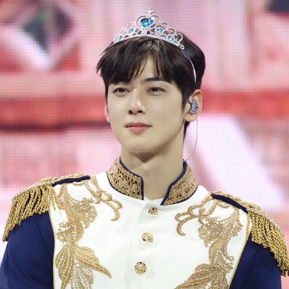 A moment captured by Eunwoo (ASTRO)'s fan