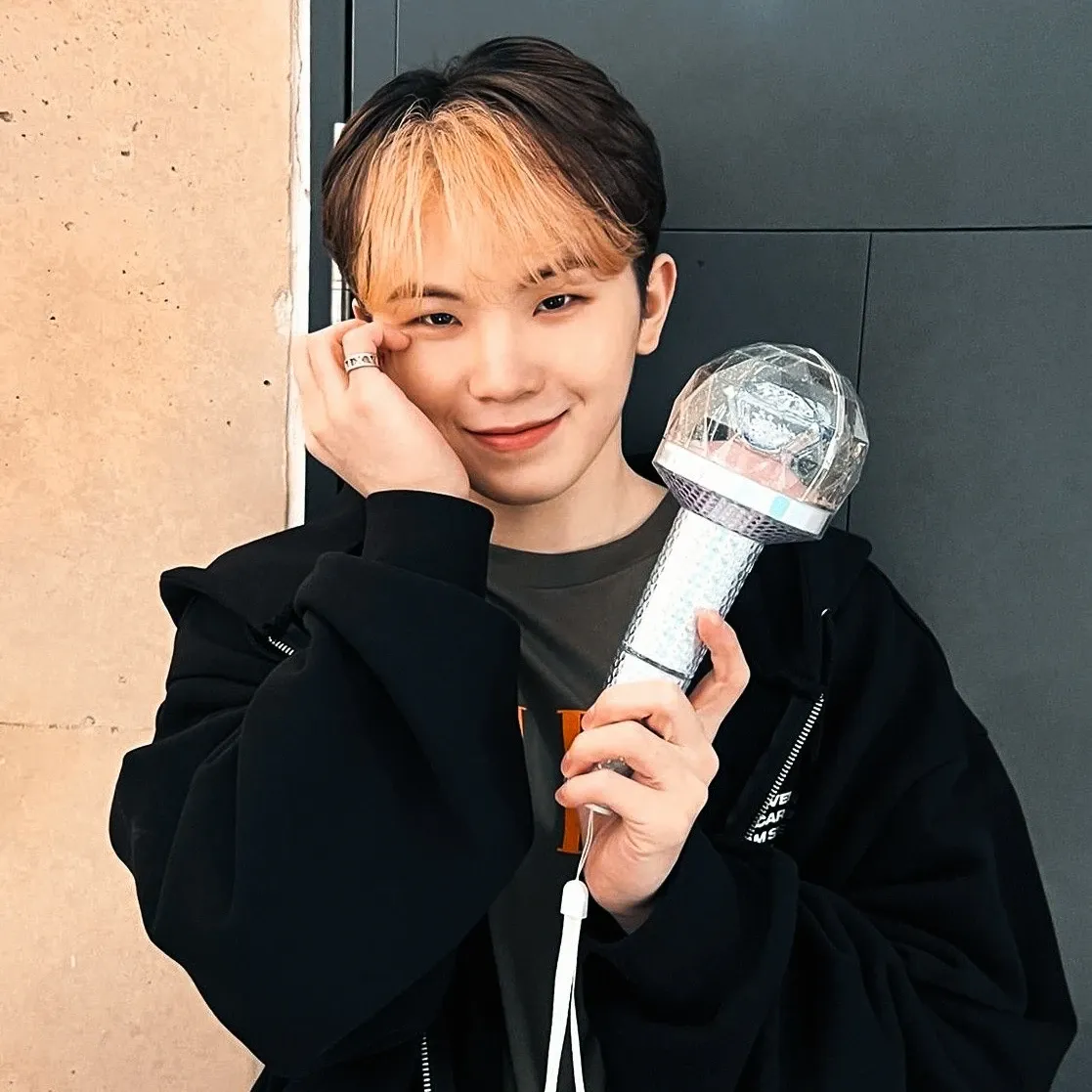 Latest photo of Woozi (SEVENTEEN)