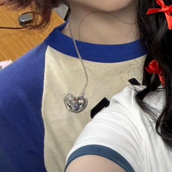 Signature photo of Juun (Hearts2Hearts) capturing their charm