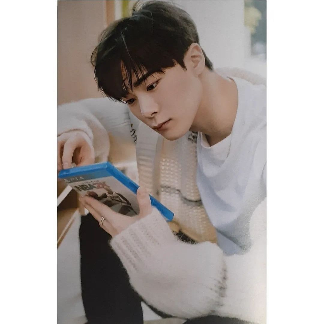 A moment captured by Moonbin (ASTRO)'s fan