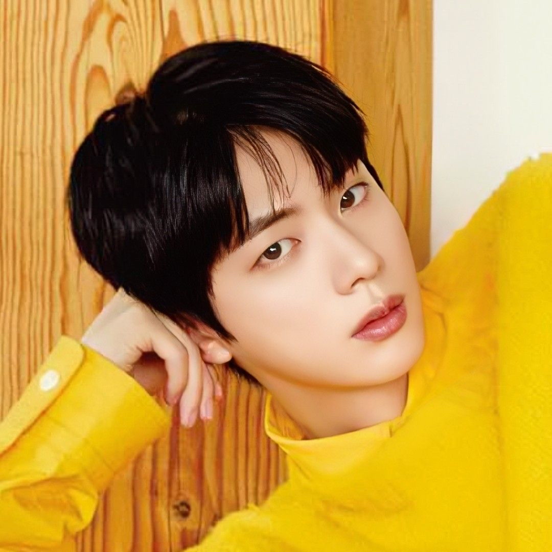 진 (방탄소년단)의 최신 사진