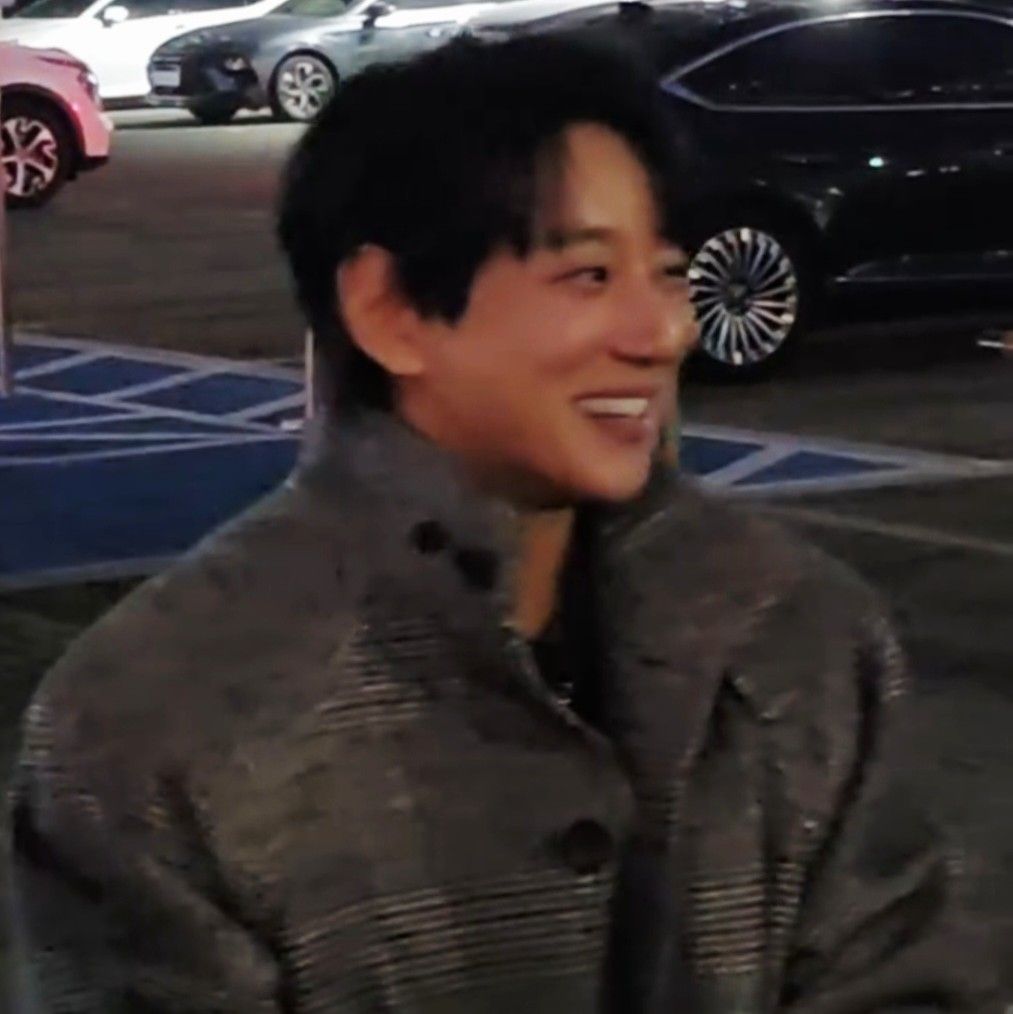 Recent activity shot of Hwang Chiyeol