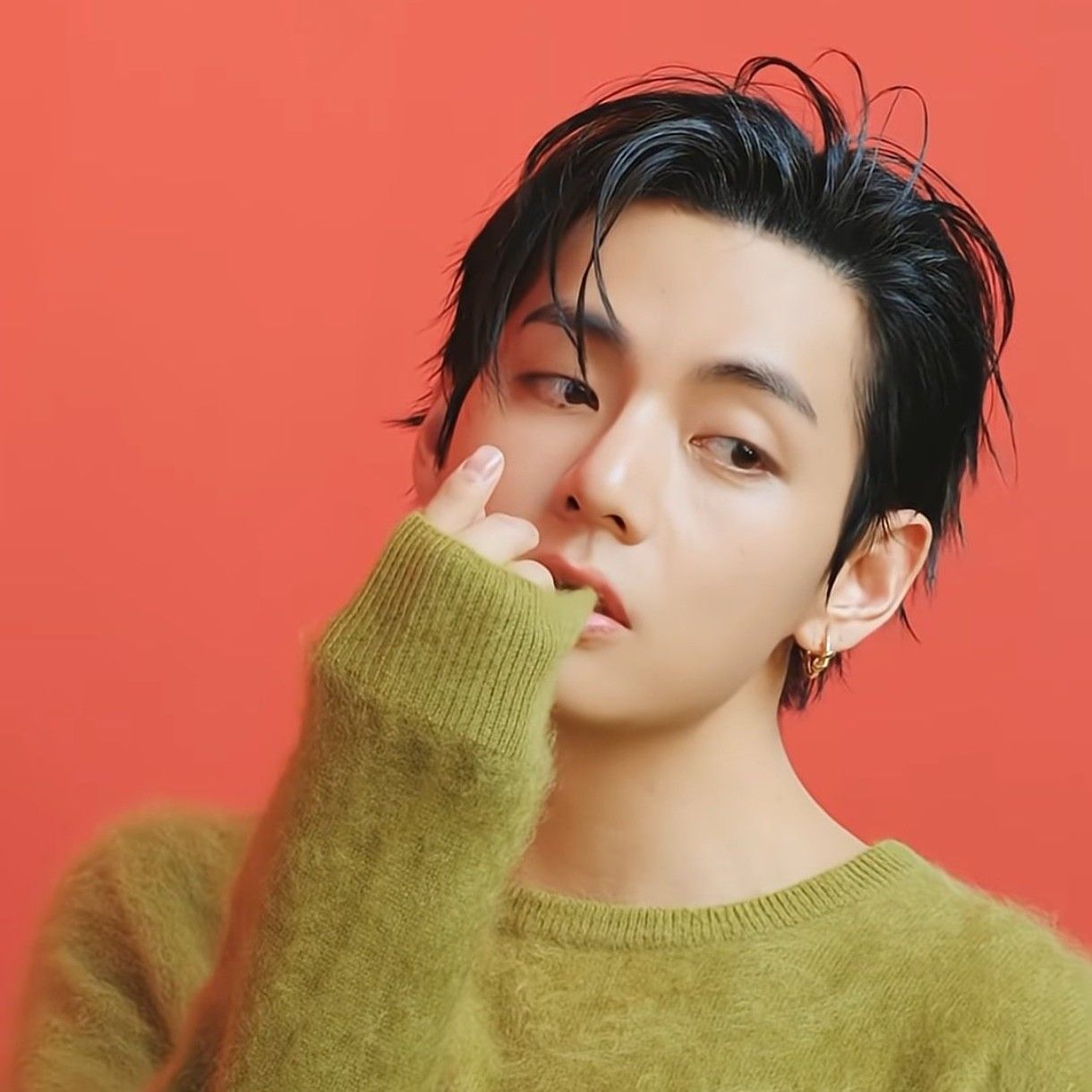 Latest photo of V (BTS)