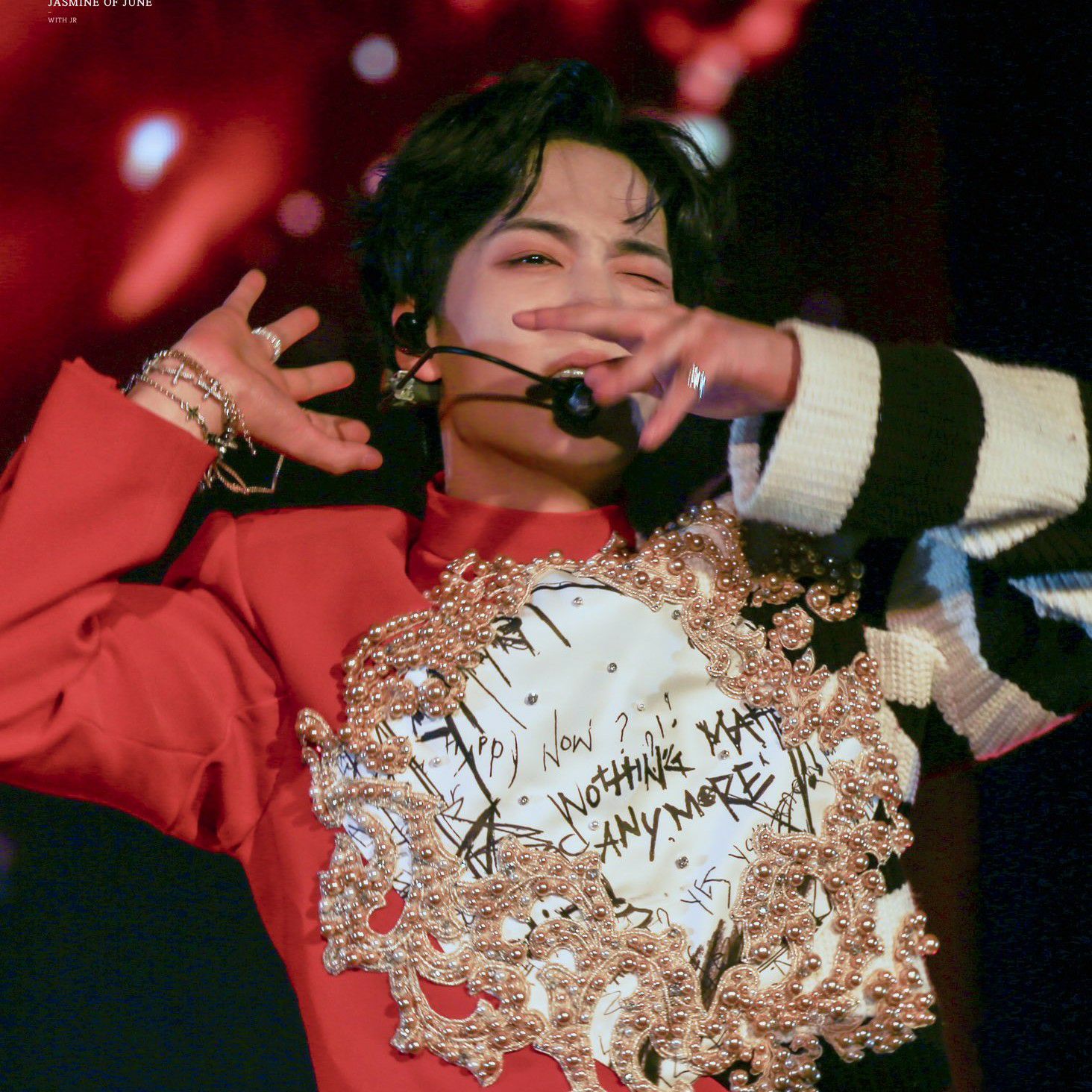 Behind-the-scenes cut of Kim Jonghyeon