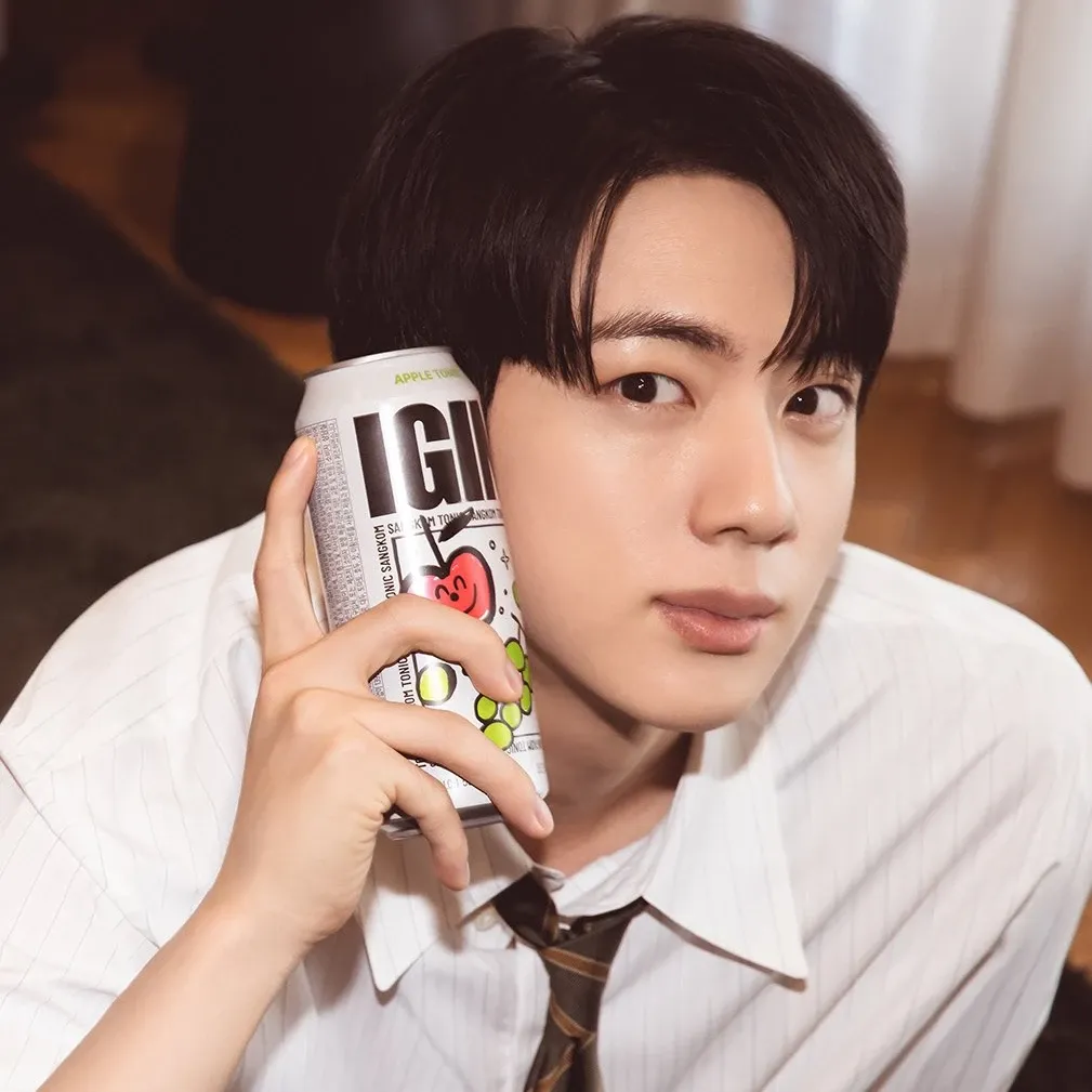 진 (방탄소년단)의 비하인드 컷