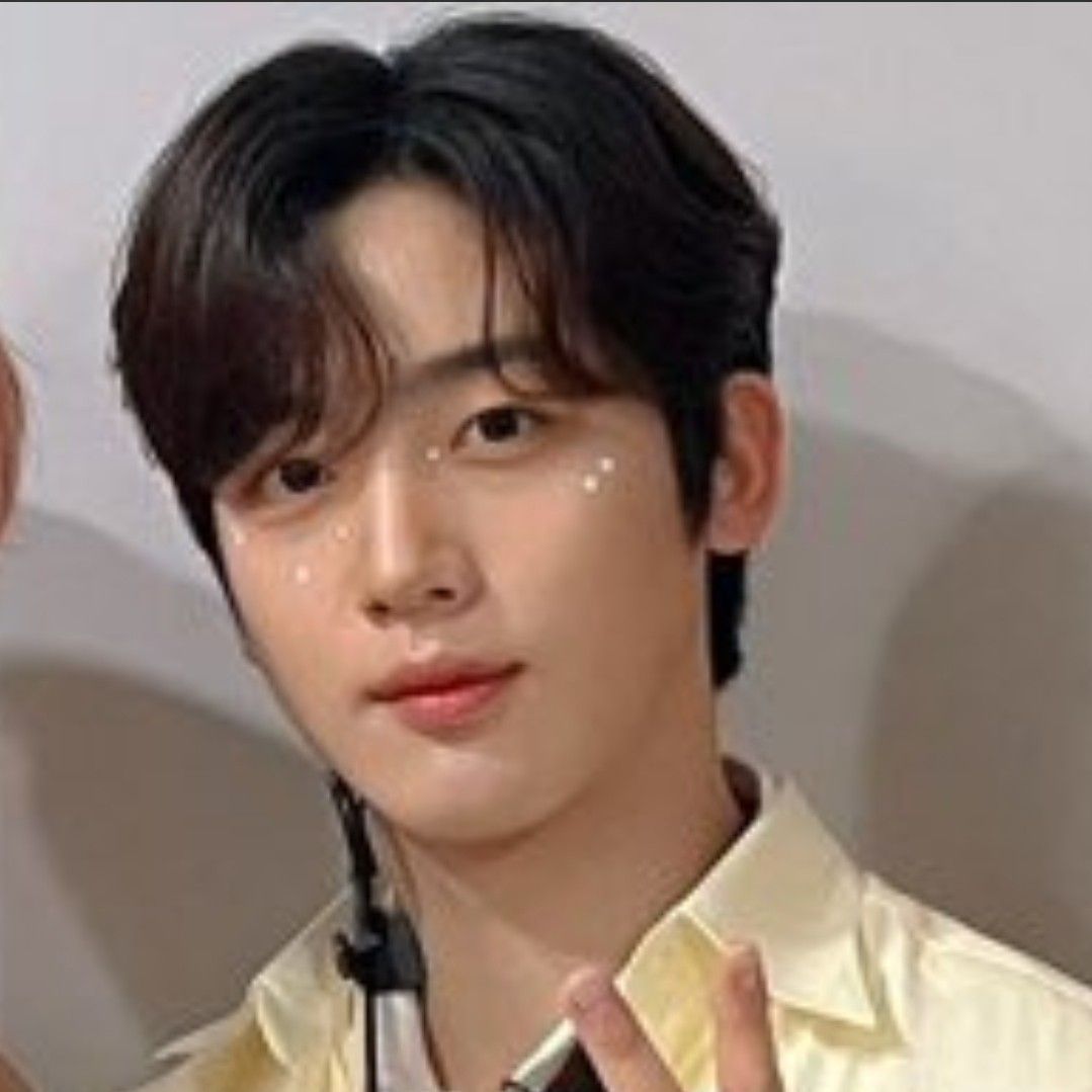 Latest photo of Kim Yohan (WEi)