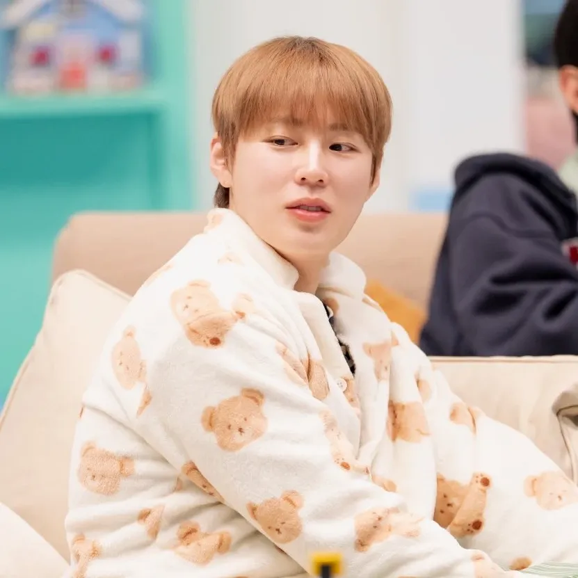 Behind-the-scenes cut of Ha Sungwoon
