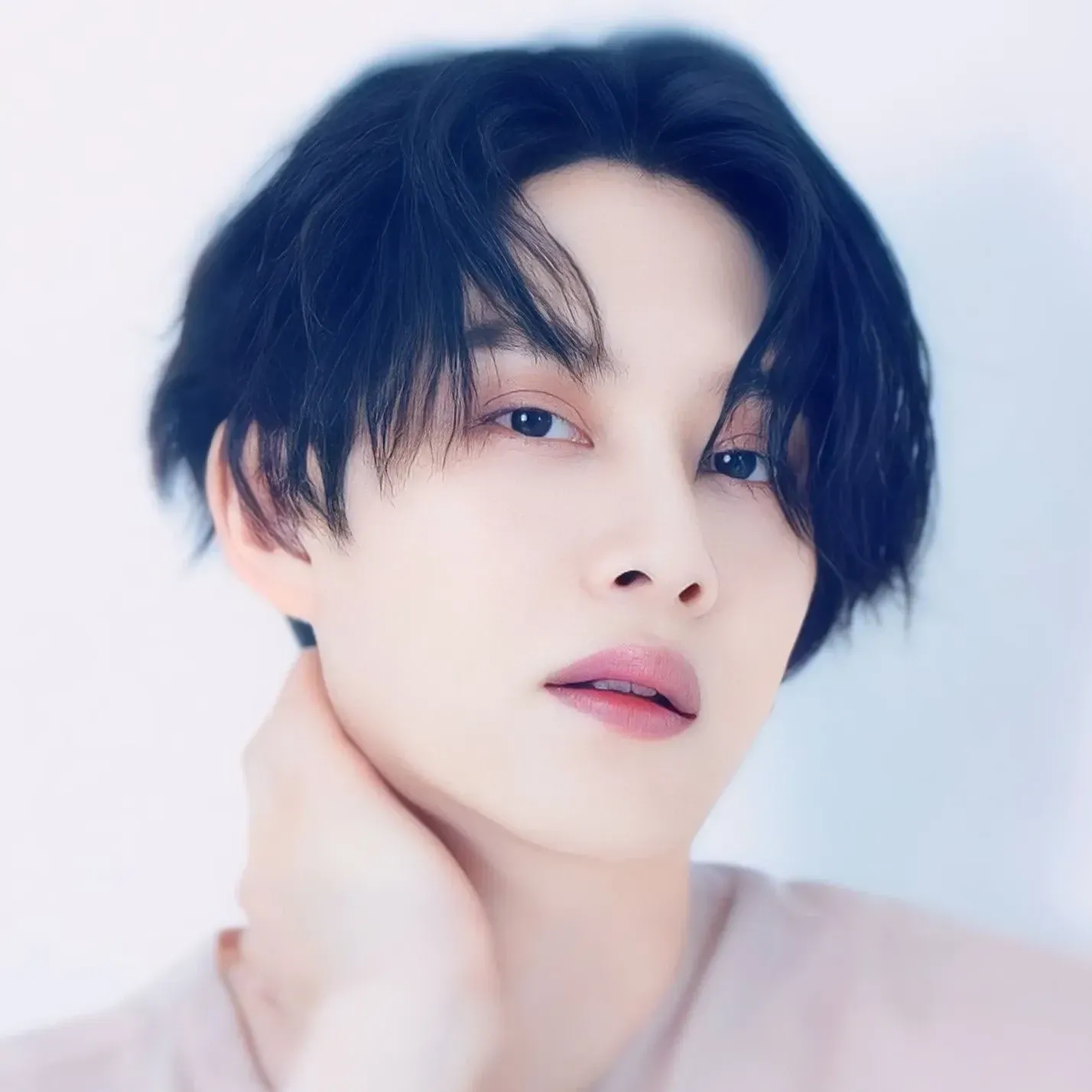 Behind-the-scenes cut of Heechul (Super Junior)