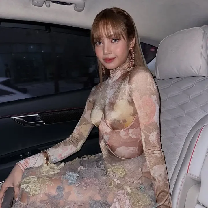 Latest photo of Lisa (BLACKPINK)