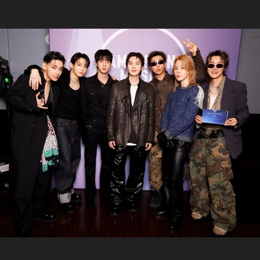 Foto aktivitas terbaru BTS