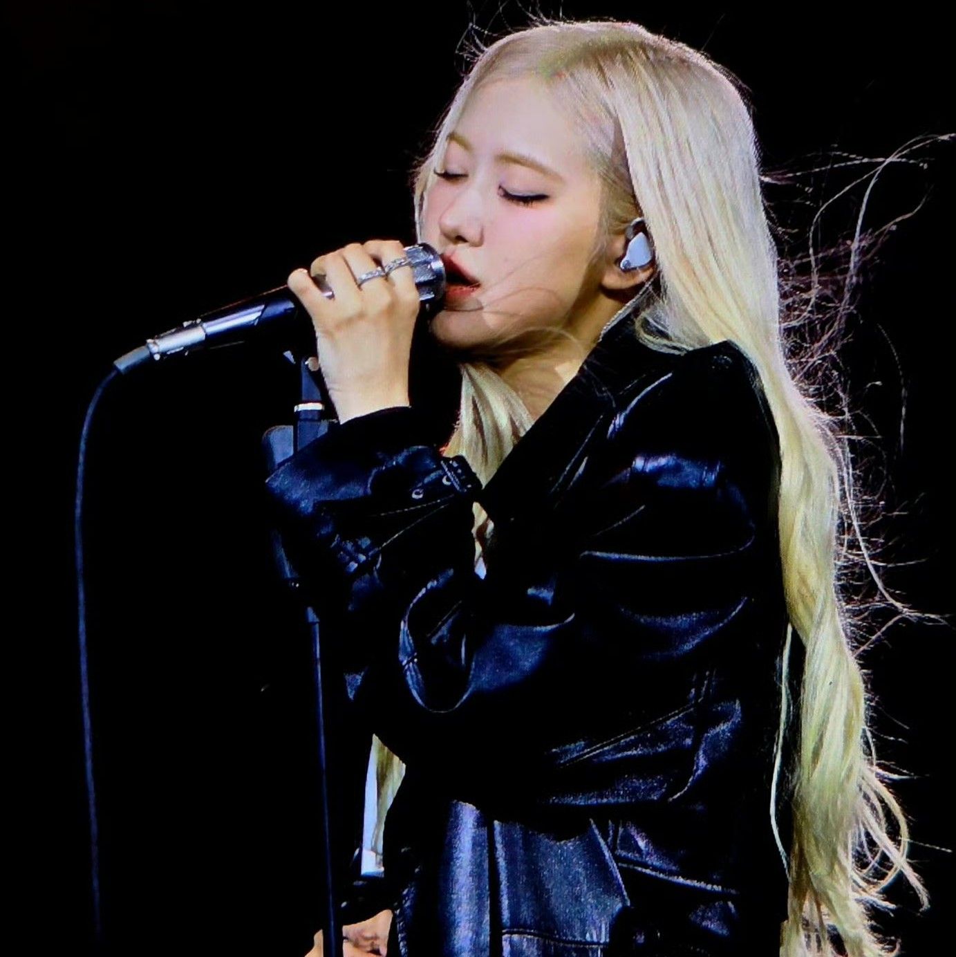 로제 (BLACKPINK)의 비하인드 컷