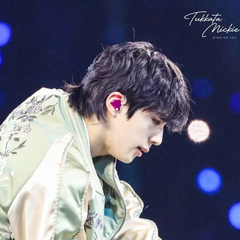 Foto aktivitas terbaru Jin (BTS)