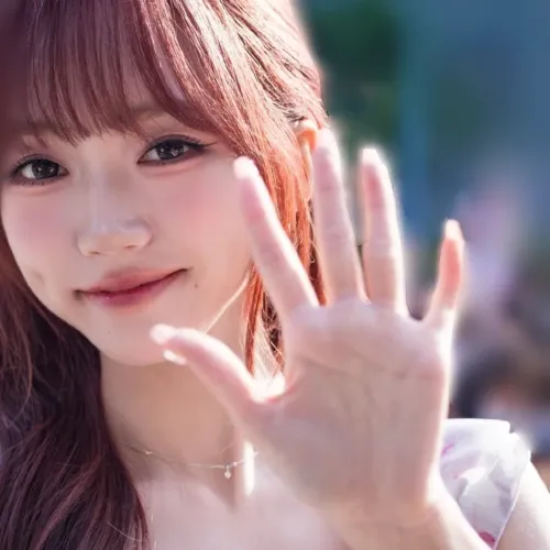 Recent activity shot of Park Shion (tripleS)