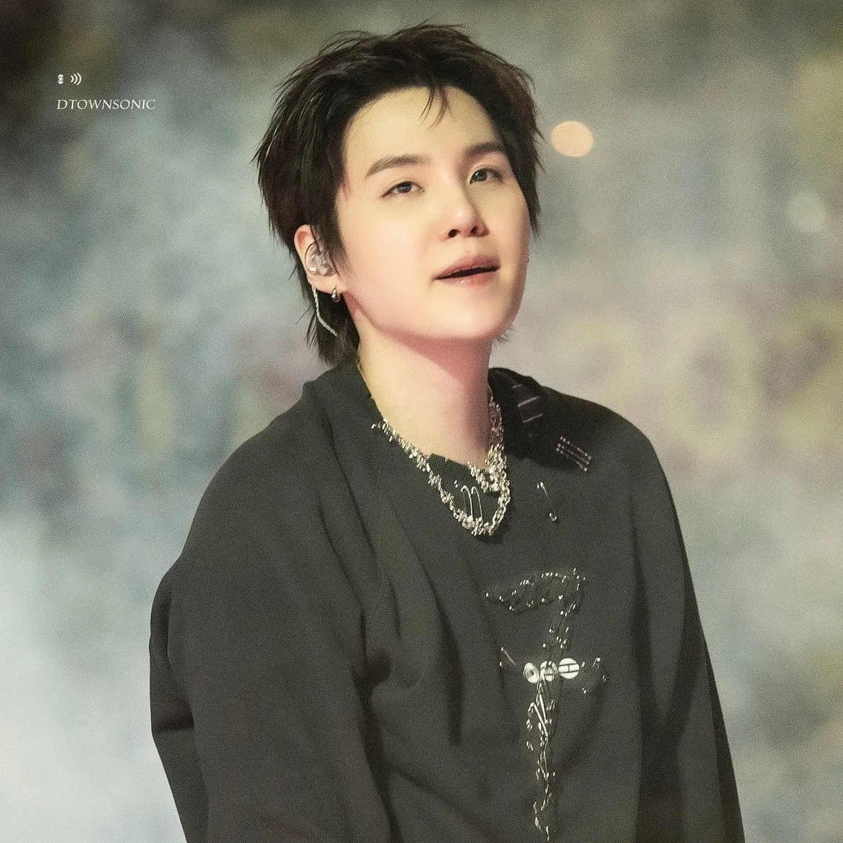 Potret di balik layar SUGA (BTS)
