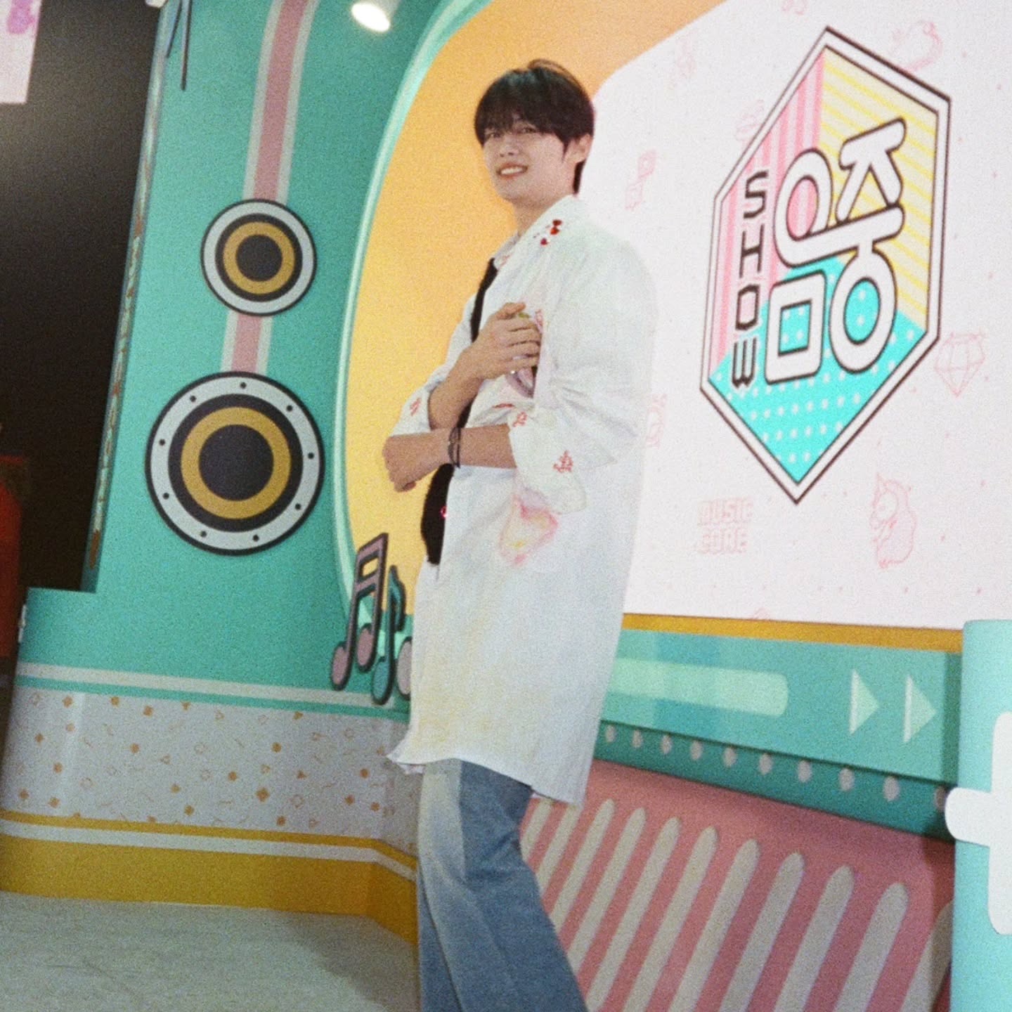 A moment captured by Kim Gyuvin (ZEROBASEONE)'s fan