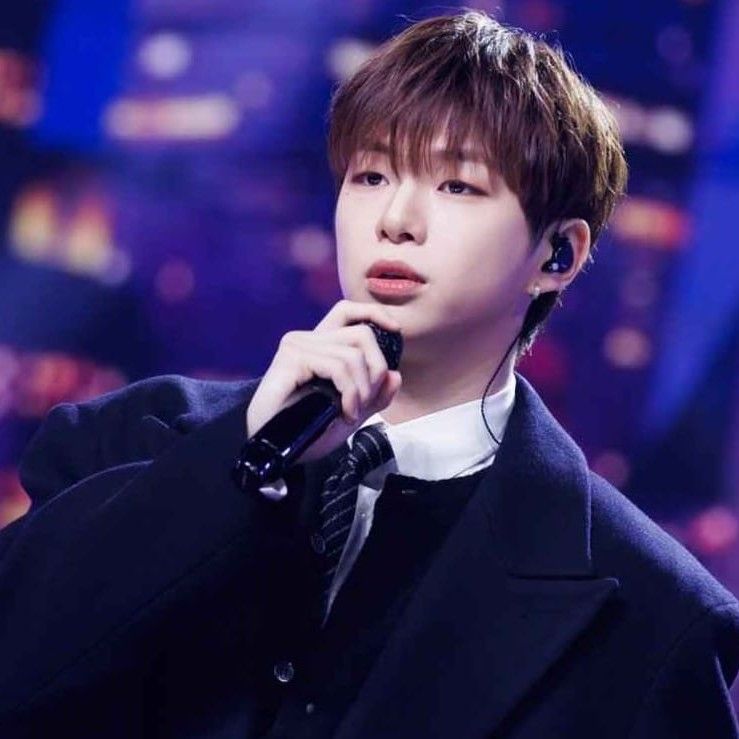 강다니엘 최근 활동샷