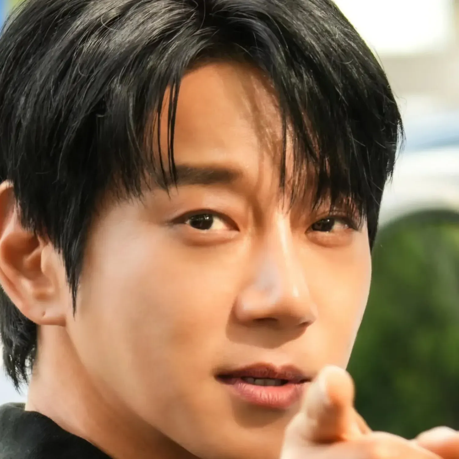 Recent activity shot of Hwang Chiyeol