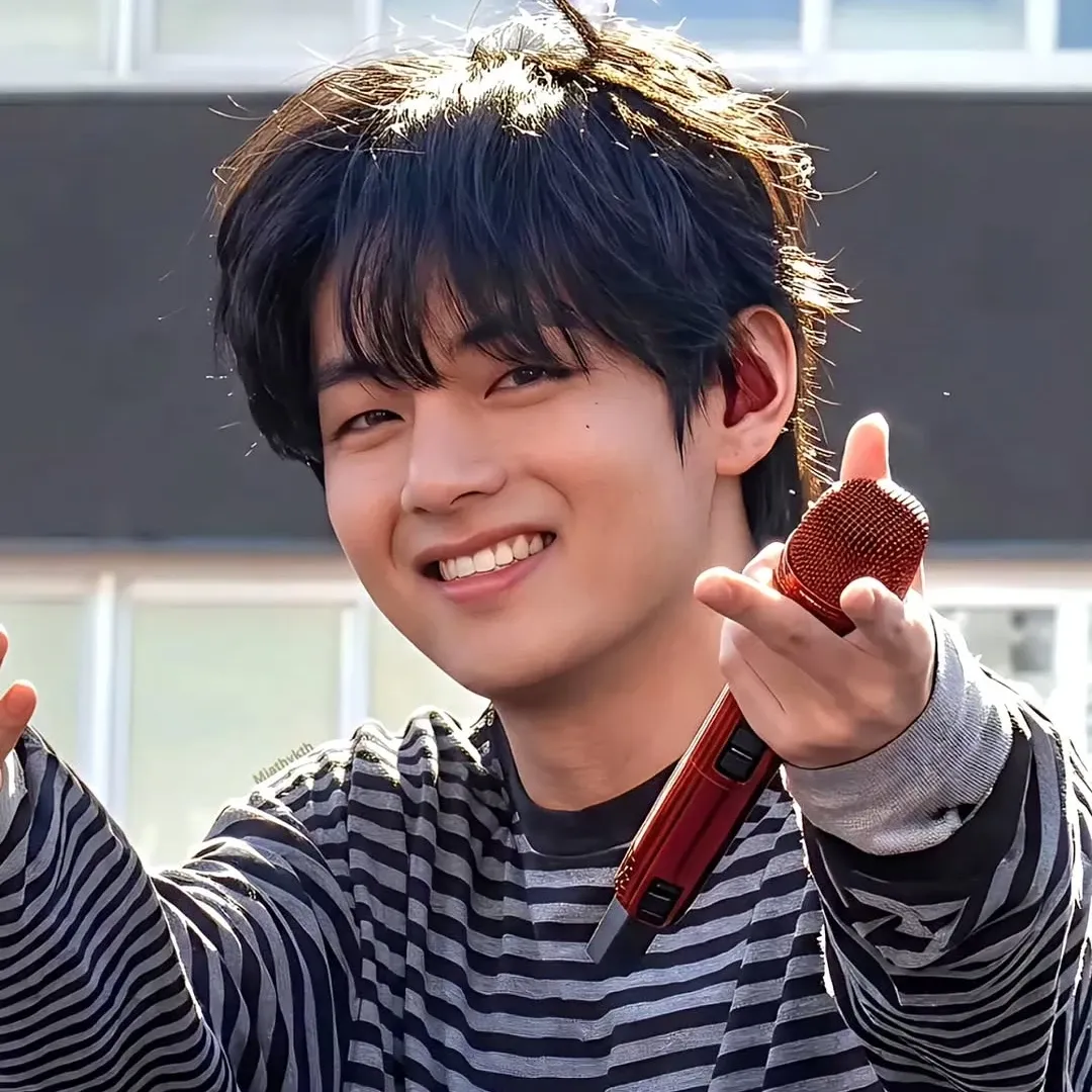 뷔 (방탄소년단)의 비하인드 컷