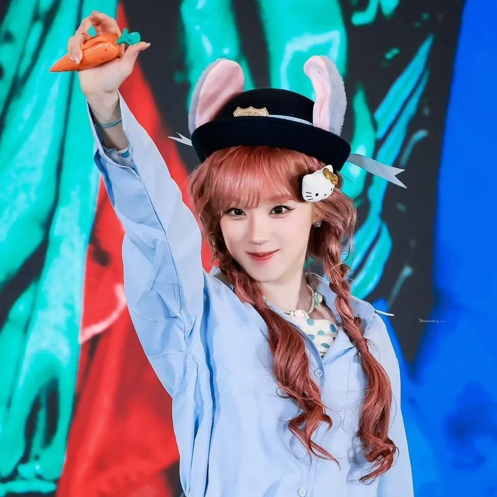 우기 (아이들)의 최신 사진