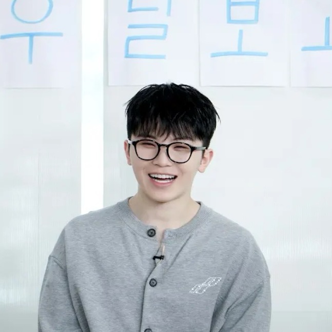 Momen yang diabadikan oleh penggemar Woozi (SEVENTEEN)