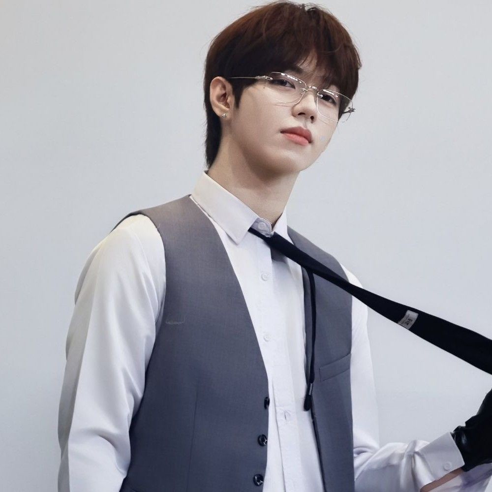 Recent activity shot of JL (AHOF)